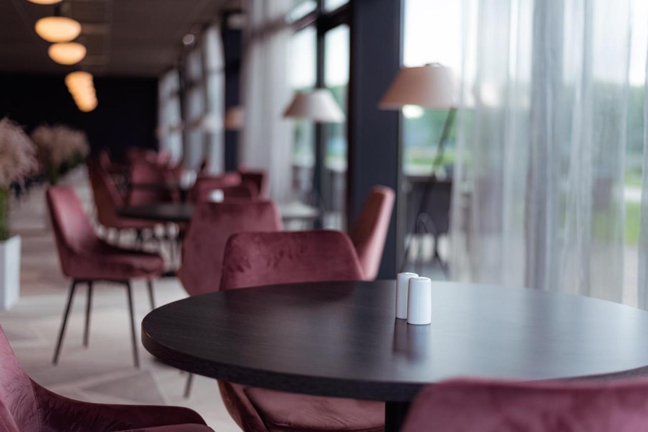Meri Seaside Hotel & Spa Куресааре Екстериор снимка