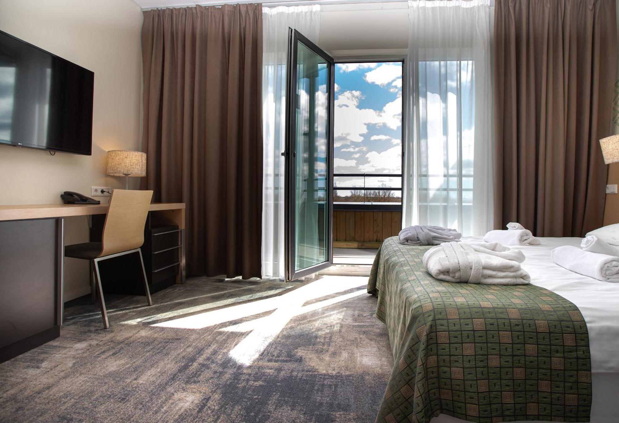 Meri Seaside Hotel & Spa Куресааре Екстериор снимка